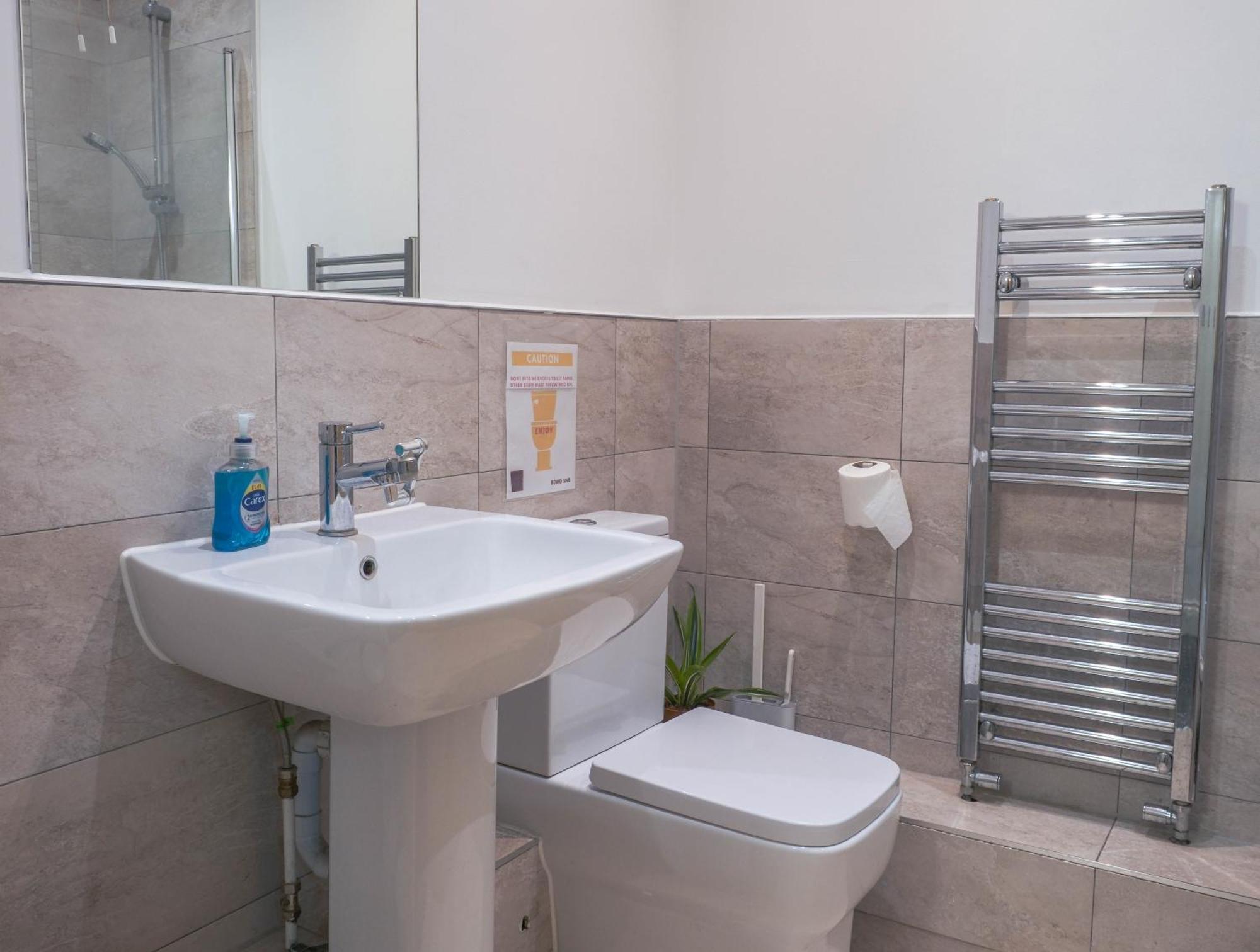 Beachfront Retreat 3 Bedroom 3 Bathroom Seaside With Free Parking