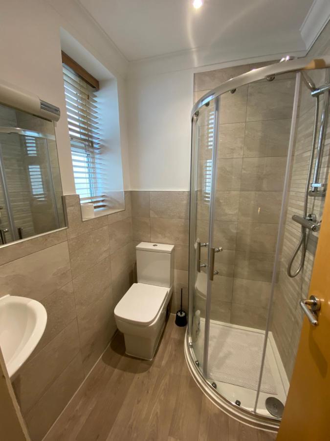Apartment Beachfront Retreat 3 Bedroom 3 Bathroom Seaside With Free Parking *
