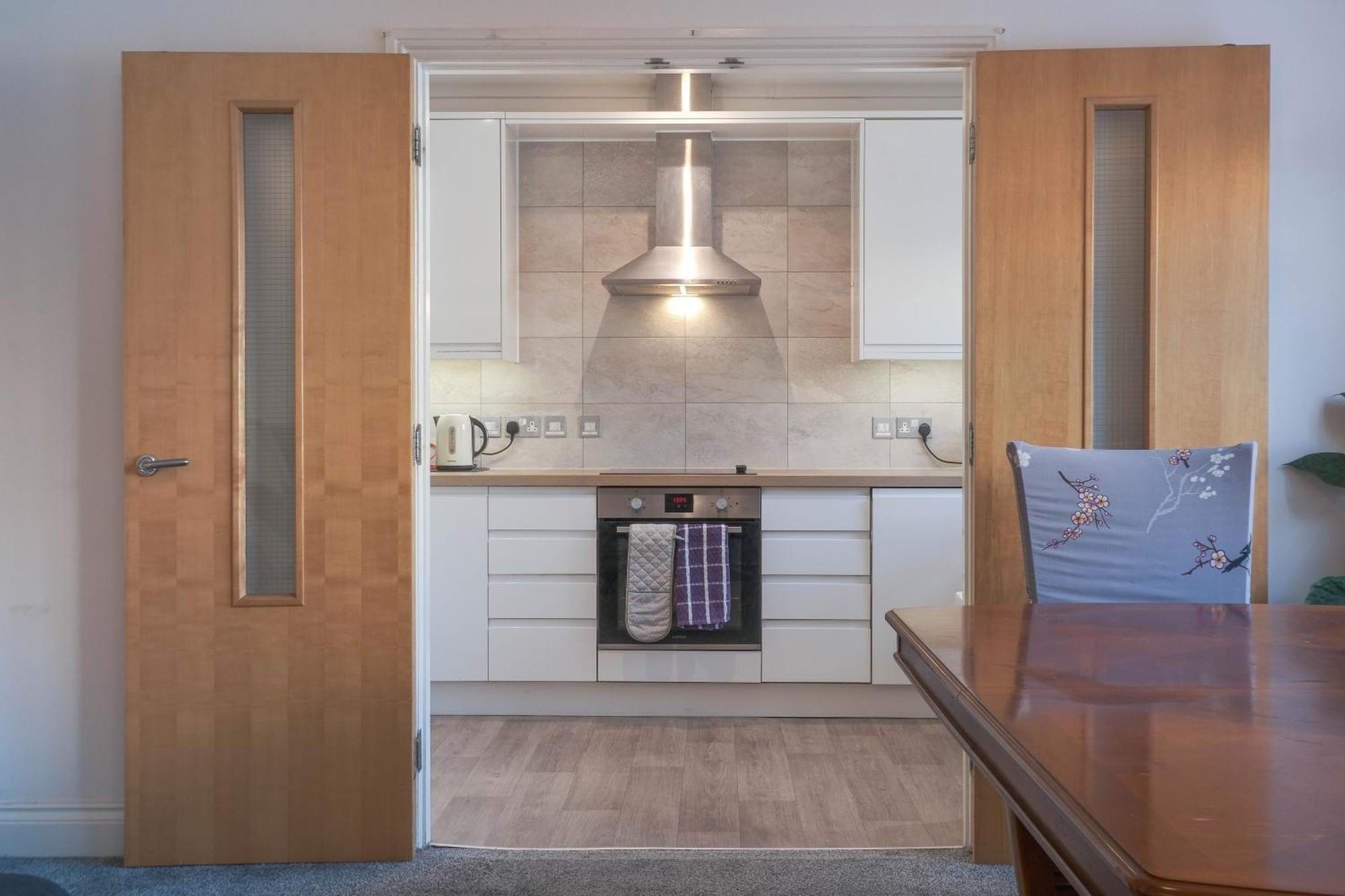 Apartment Beachfront Retreat 3 Bedroom 3 Bathroom Seaside With Free Parking Bournemouth