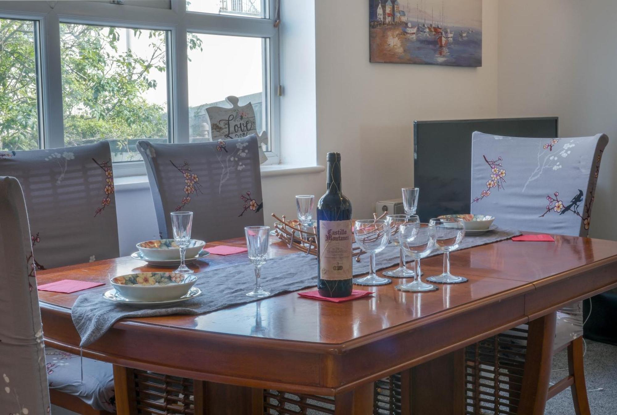 Apartment Beachfront Retreat 3 Bedroom 3 Bathroom Seaside With Free Parking Bournemouth